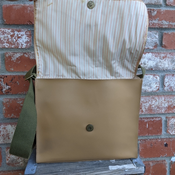 Esprit Floral Vegan Messenger Bag - Picture 7 of 14